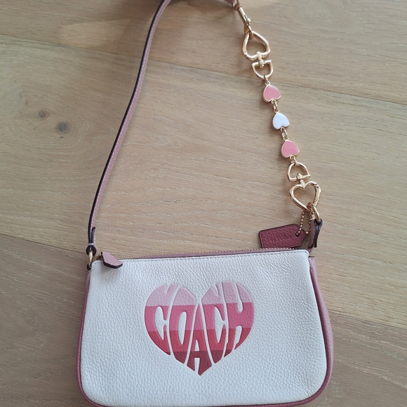 🩷 COACH NOLITA 19  WITH STRIPE HEART MOTIF + Heart Chain - Picture 2 of 6